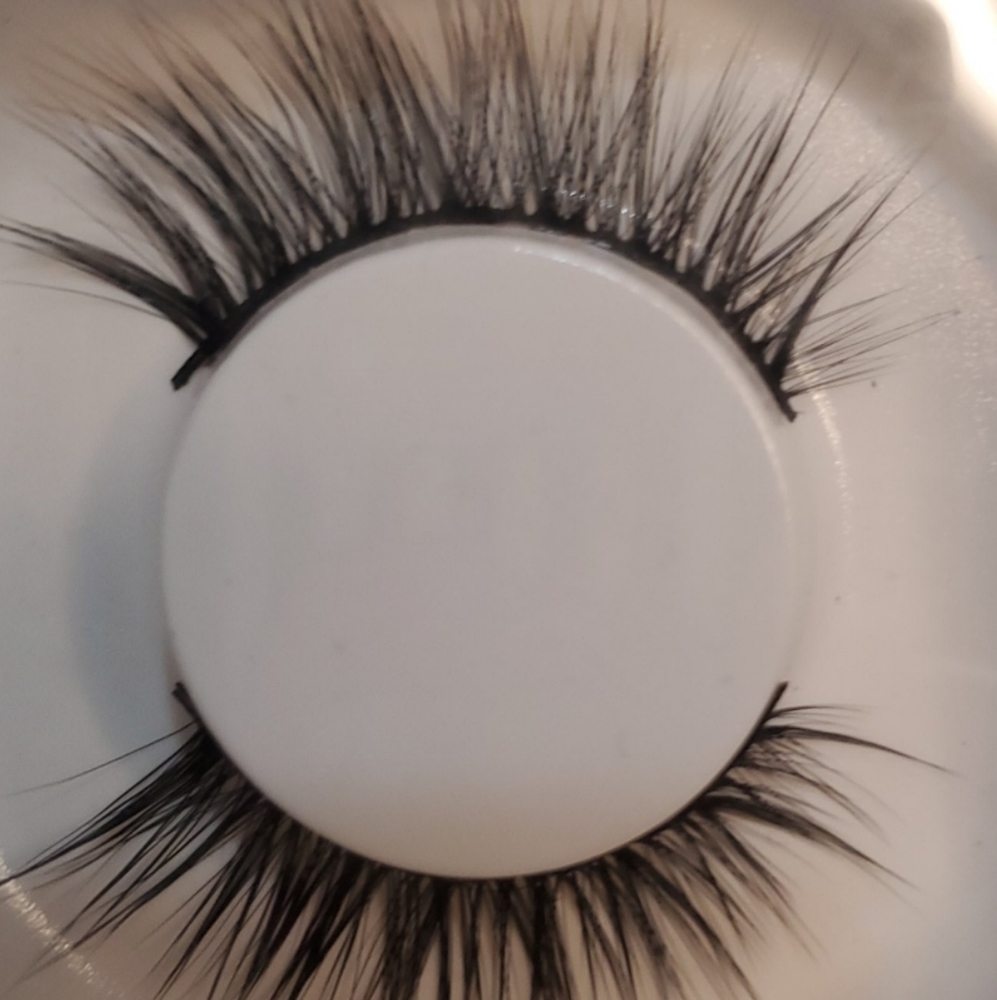 Eyelaches - Picture 2 of 3
